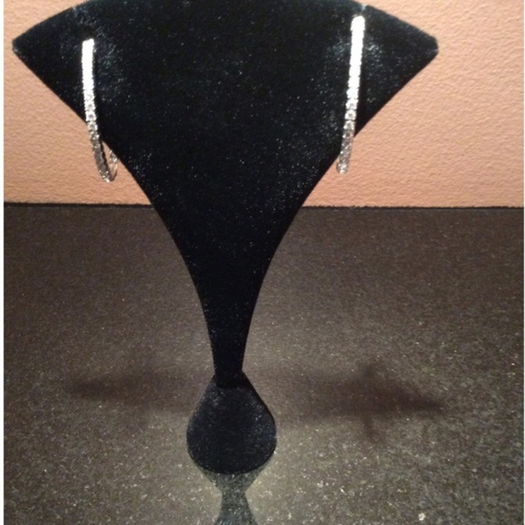 Verragio Inside Out Hoops - Picture 3 of 6